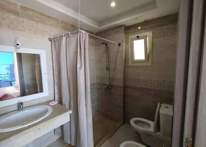 Appartement Hills 3br With Pool View And Free Access *
