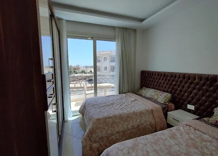 Hills 3br With Pool View And Free Access