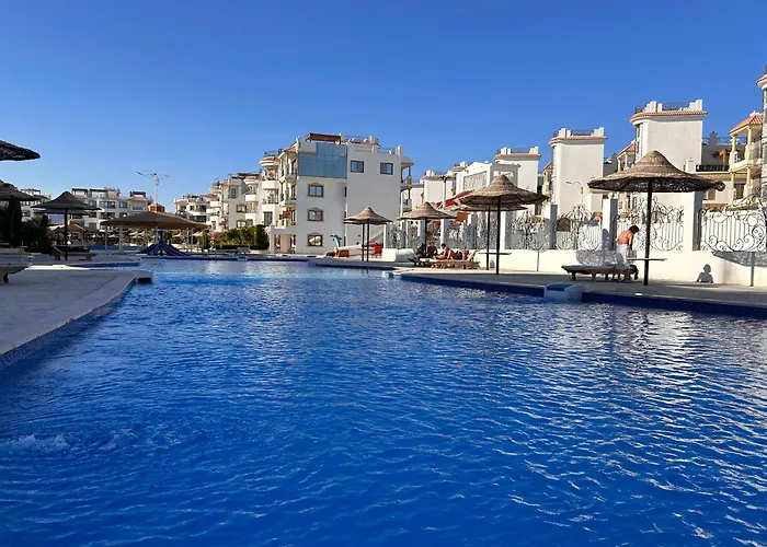 Hills 3br With Pool View And Free Access Appartement *