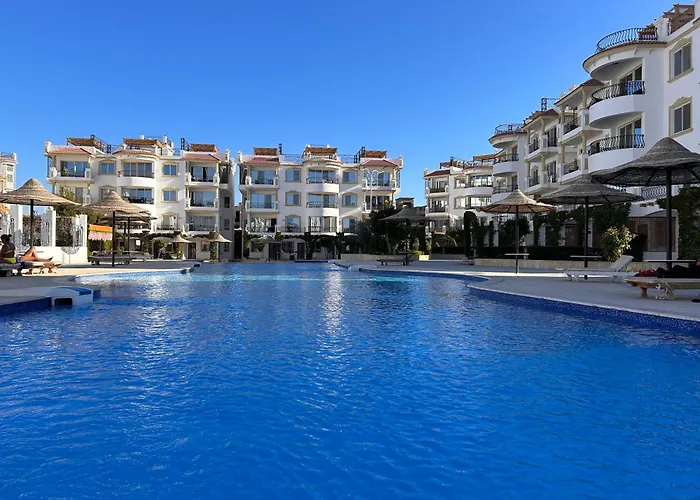 Appartement Hills 3br With Pool View And Free Access *