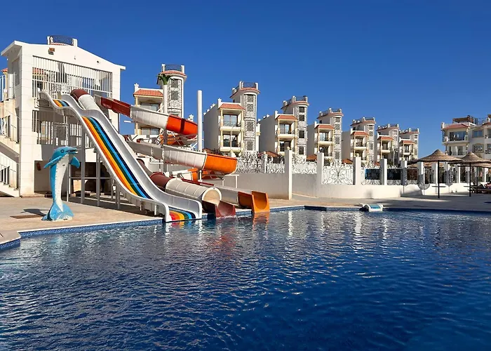 Hills 3br With Pool View And Free Access Appartement